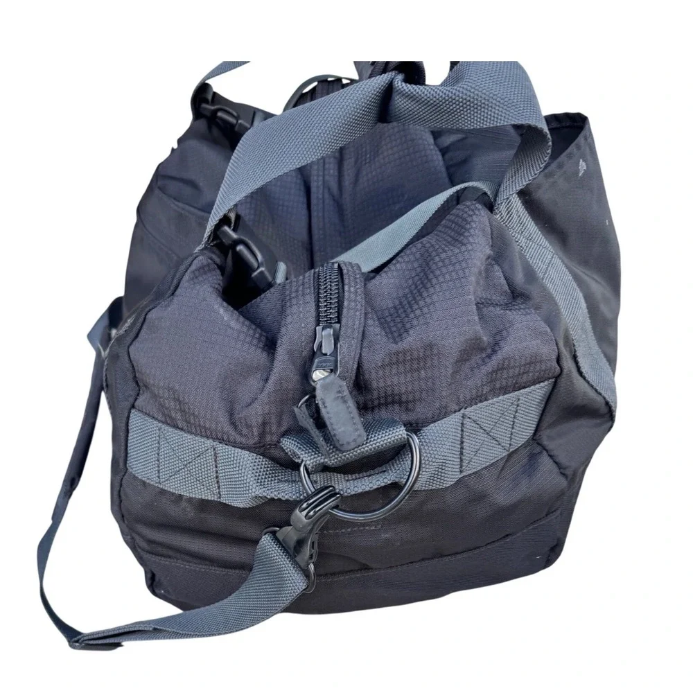 Eagle Creek ES Cargo Duffel Small Black Ripstop Nylon Travel Gym Bag Weekend